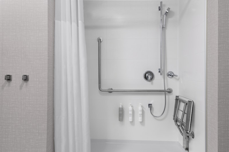 Hampton Inn & Suites by Hilton Orangeville, ON 12/28