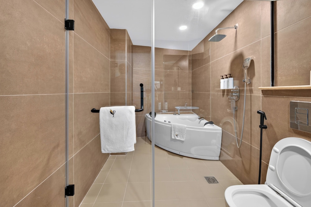 Executive, Suite, PrideInn Azure Hotel Nairobi Westlands 7/8