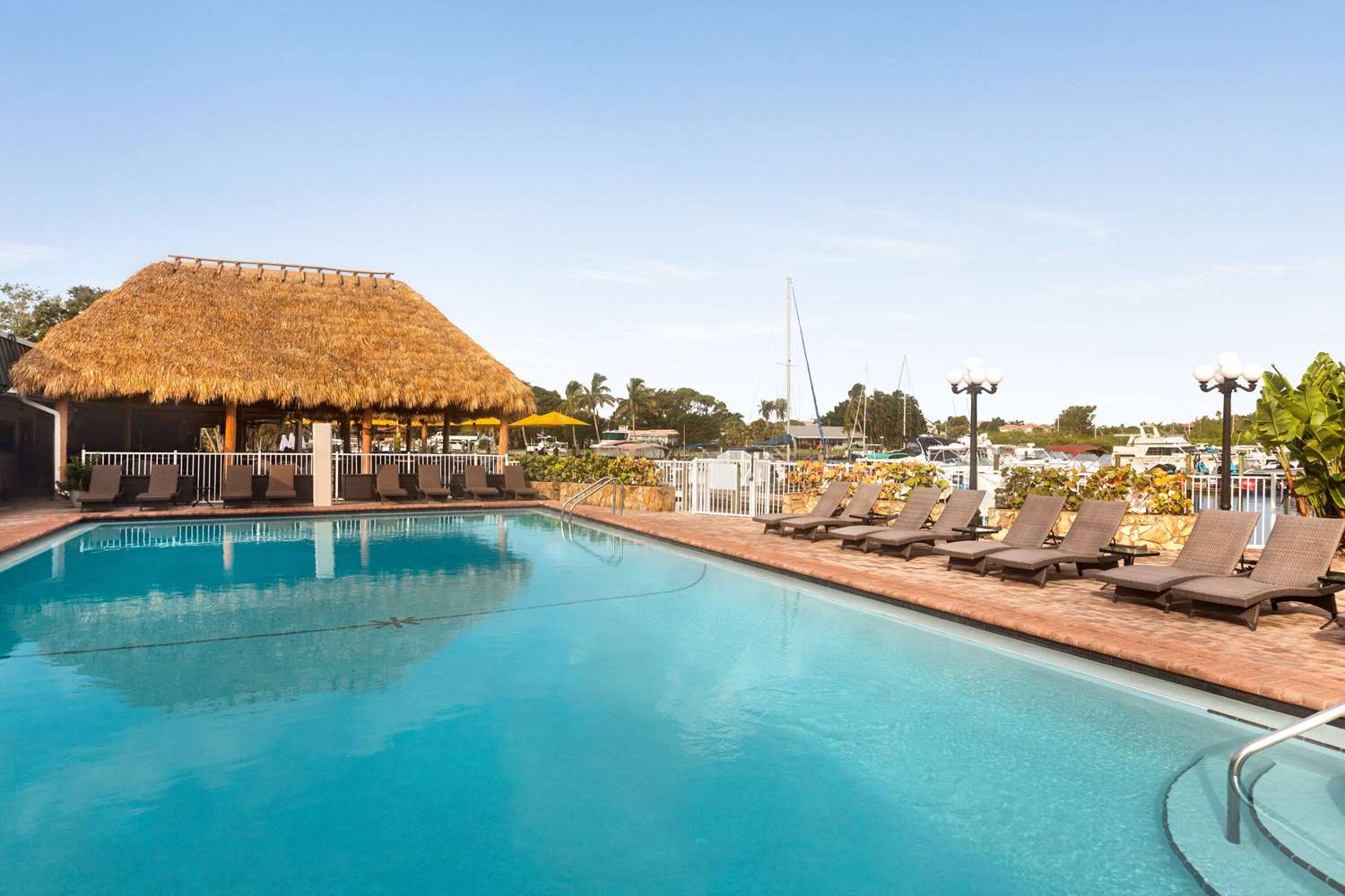 Ramada by Wyndham Sarasota Waterfront 36/71