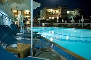 Marianna Apartments in Tingaki