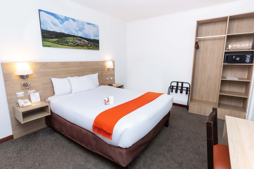 TRADITIONAL, LARGE SINGLE BED