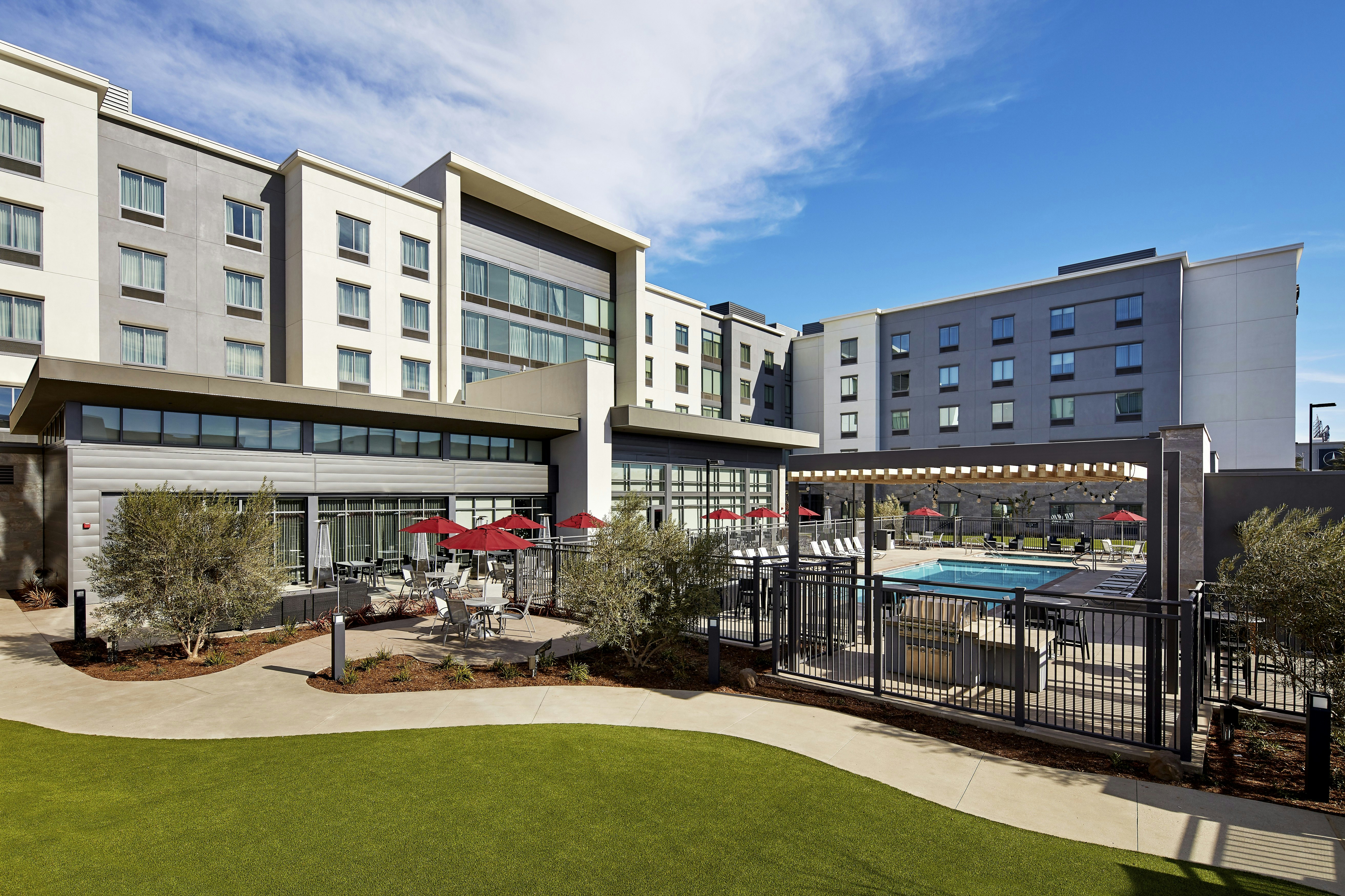 Hampton Inn Long Beach Airport 57/67