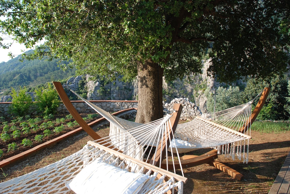 Dionysos Hotel 55/62
