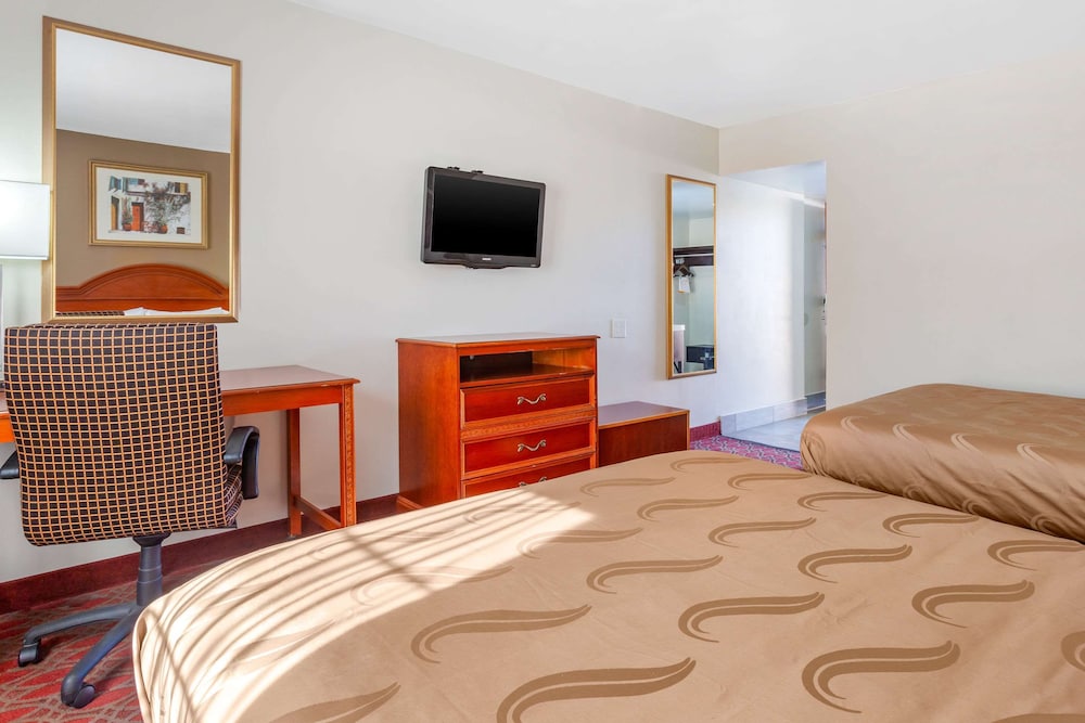 Quality Inn & Suites Goodyear - Phoenix West 19/42