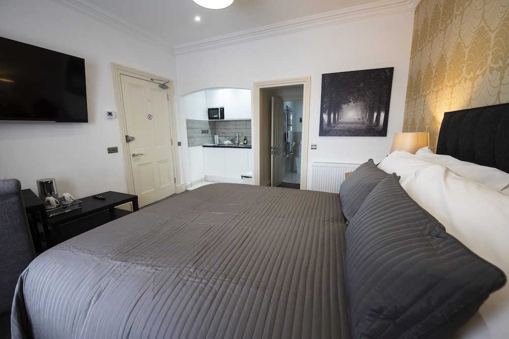Grosvenor Suites 15/46