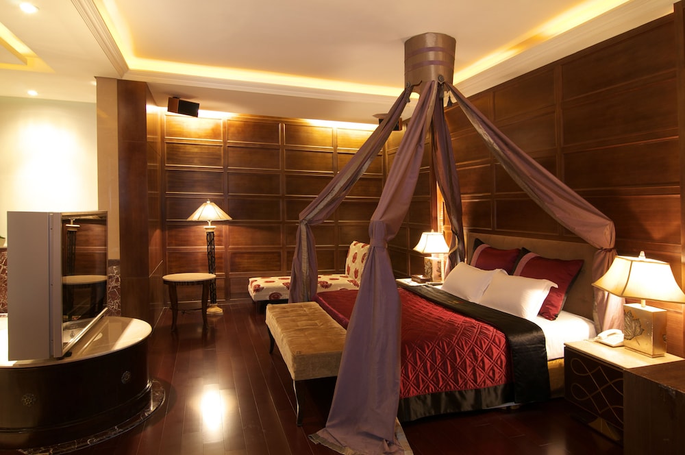Dong Feng Motel 39/49