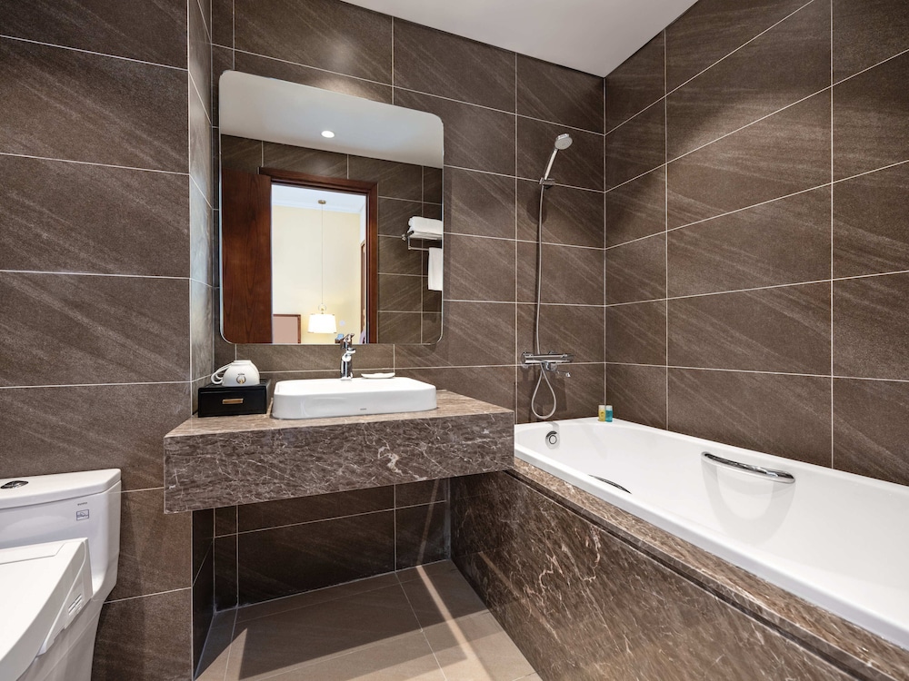 Nesta Hotel & Spa 38/39