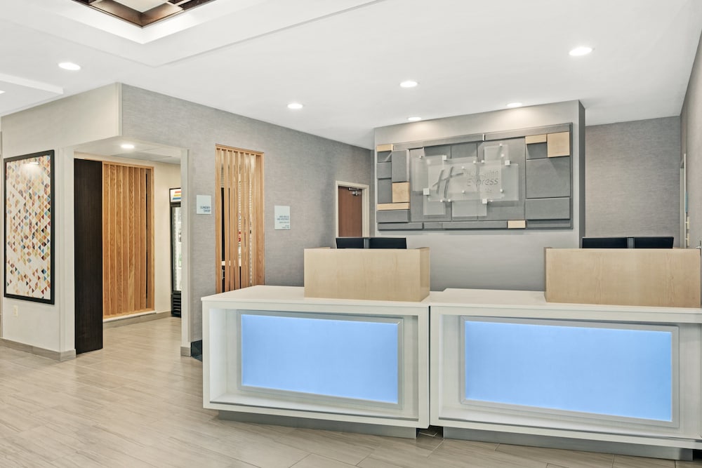 Holiday Inn Express Hotel & Suites Culpeper 7/49