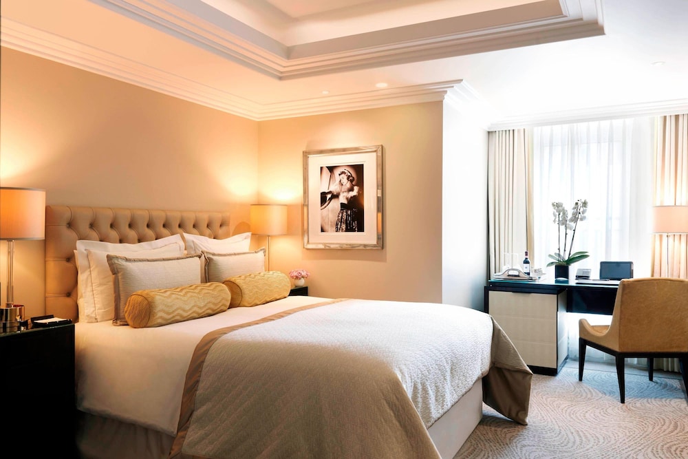 The Wellesley Knightsbridge A Luxury Collection Hotel, London 10/57