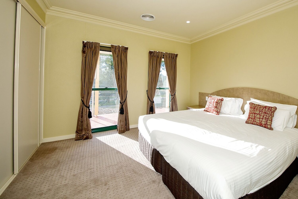 Yarrawonga Mulwala Golf Club Resort 18/86