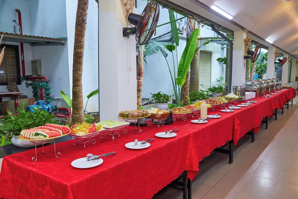 restaurant cafeteria