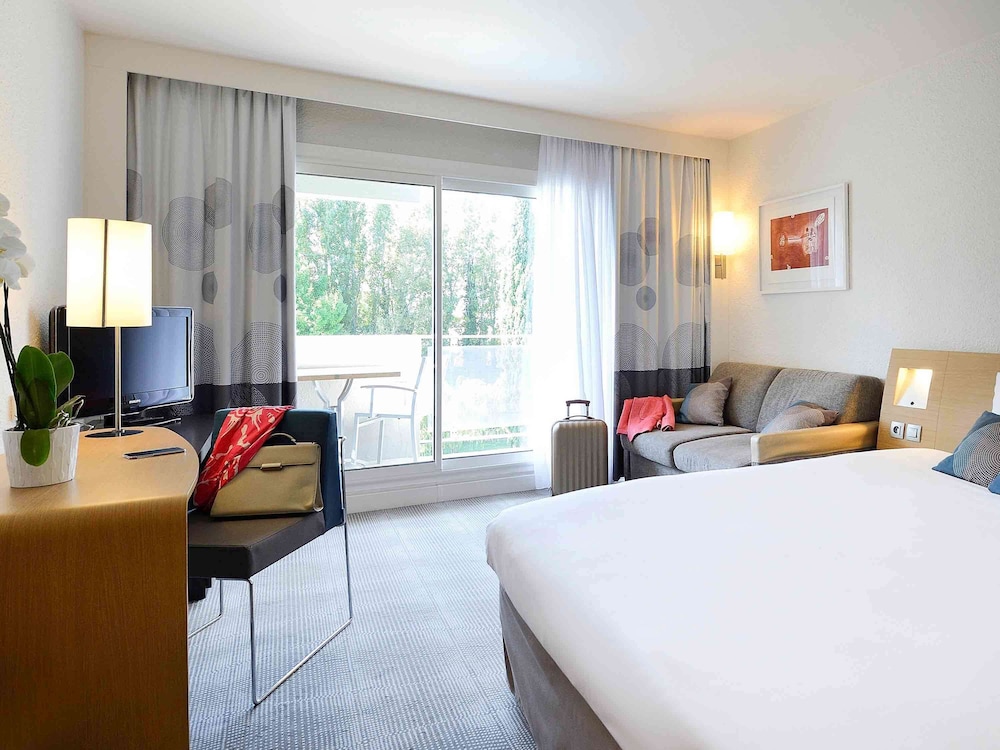 NOVOTEL AVIGNON NORD 13/48