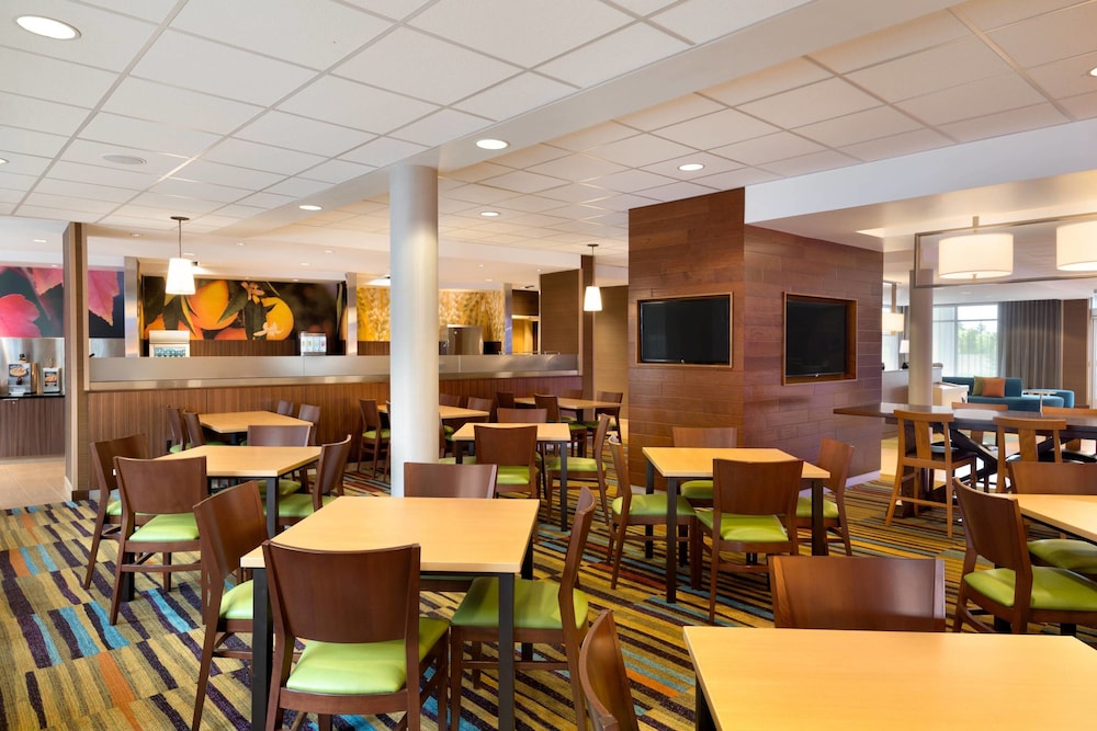 Fairfield Inn And Suites By Marriott Lancaster East At the Outlets 13/20