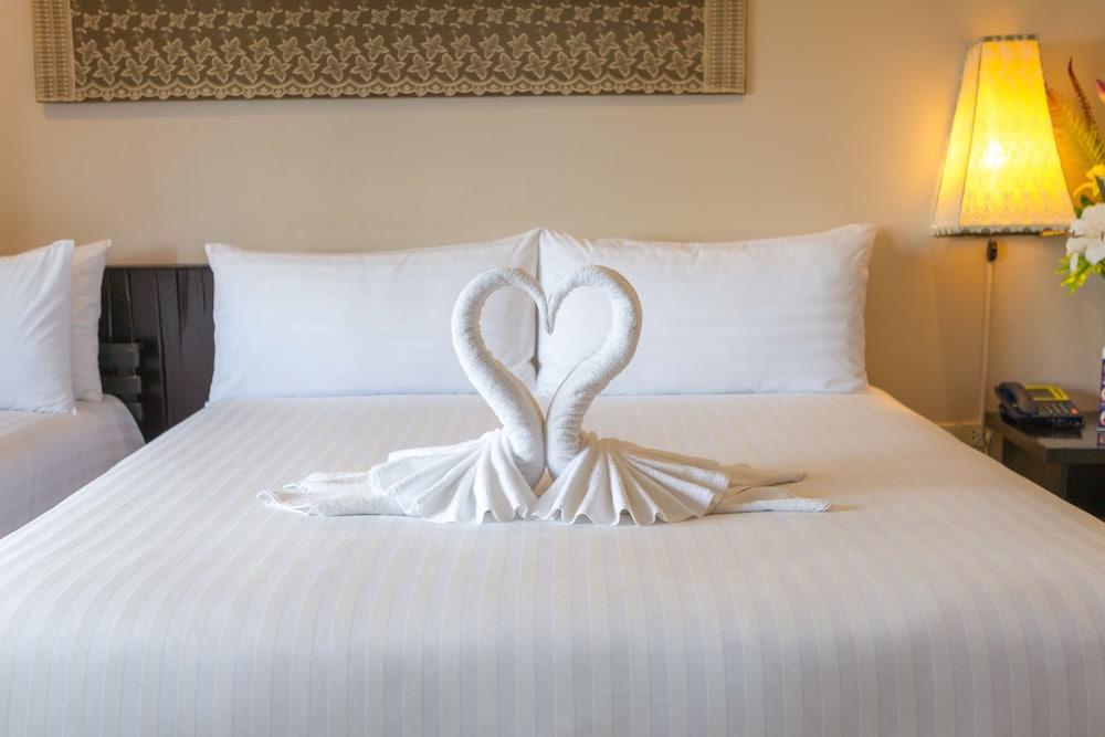 Golden Tulip Essential Pattaya 35/65