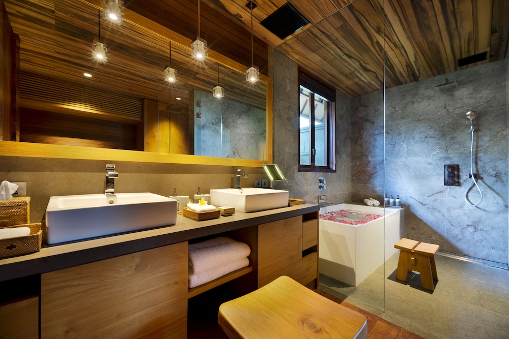 HOSHINOYA Bali 50/50