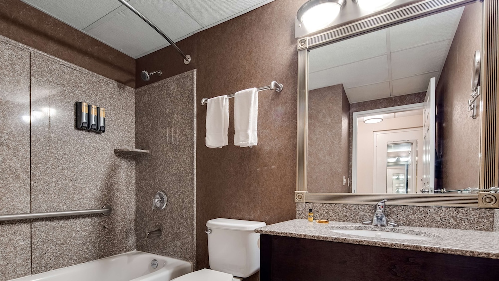 Best Western Plus Morristown Inn 21/40