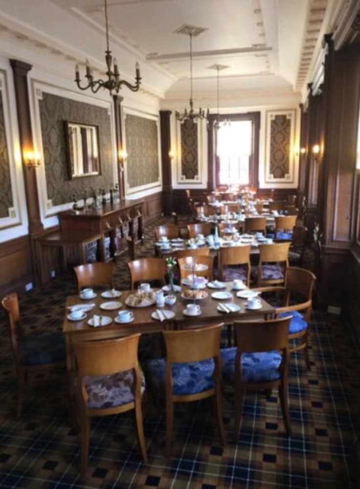 The Tontine Hotel 54/64