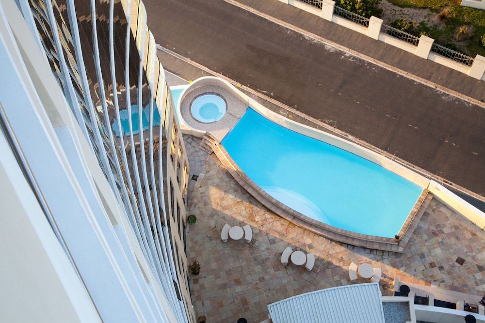 Loddeys Ocean View Apartments 9/10