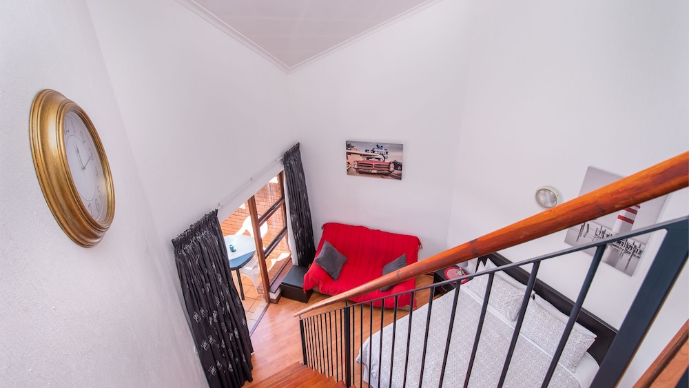 JoziStay Savannah Lodge Apartments - Honeydew 10/25