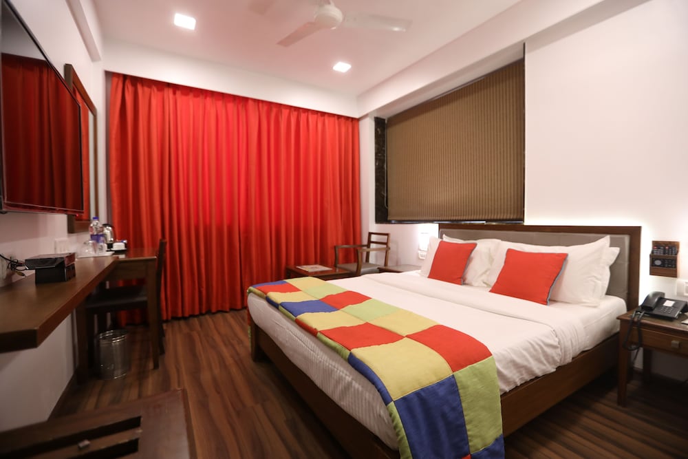 CITIZEN HOTEL 7/65