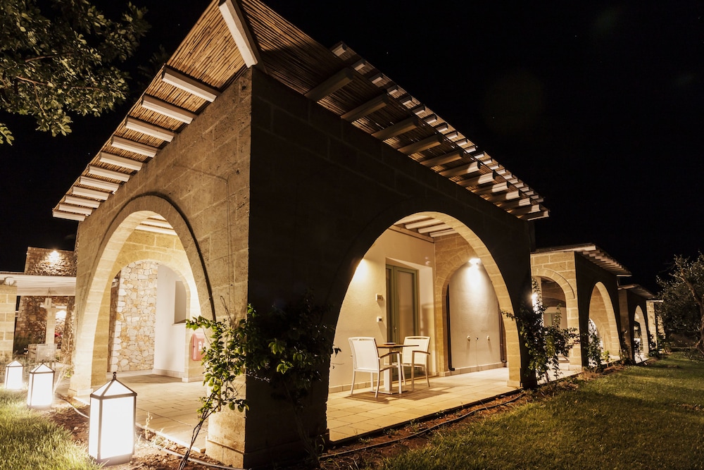 Montiro Hotel 2/48