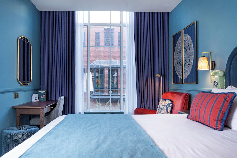 Premium, Executive, King Bed, High Street View