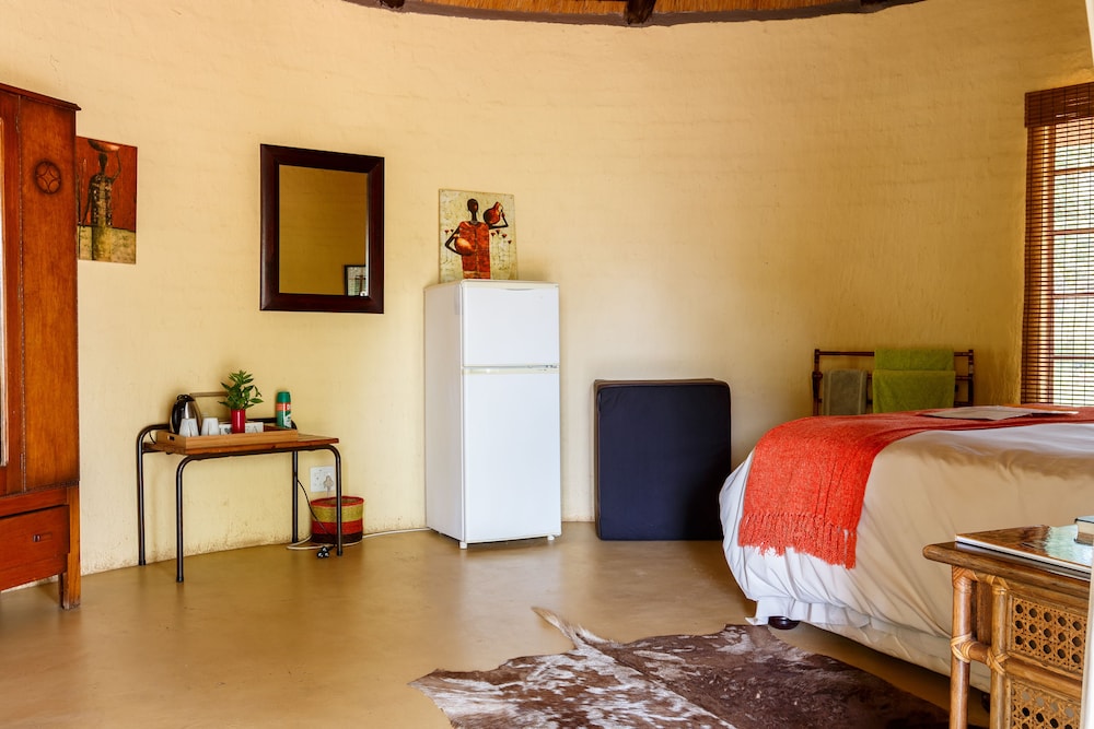 Shikwari Bush Lodge &amp; Pangolin Bush Camp 6/50