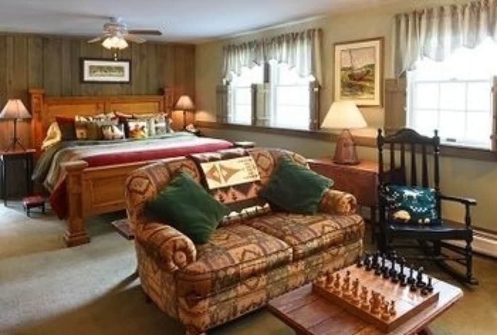 Deerhill Inn 44/77