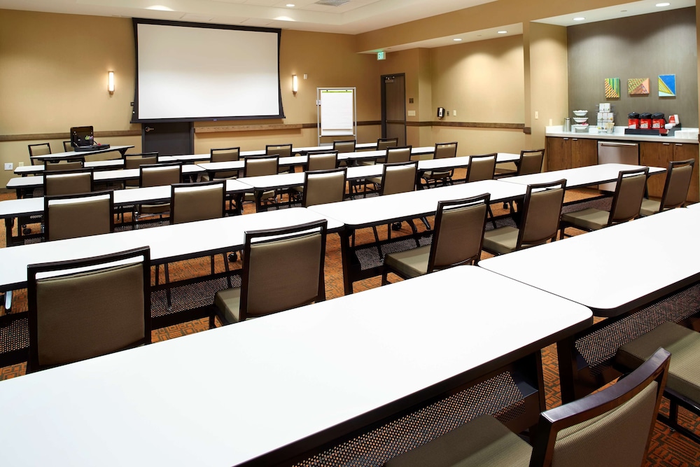 Hyatt House Denver Lakewood Belmar 33/42