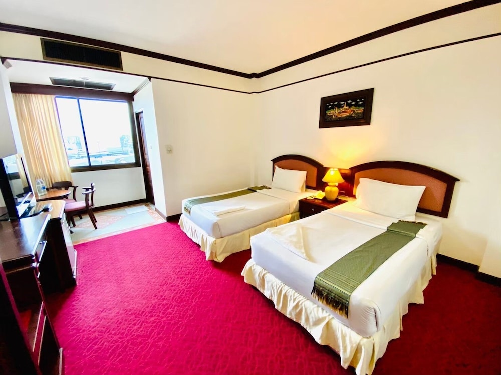 Crystal Hotel 13/46