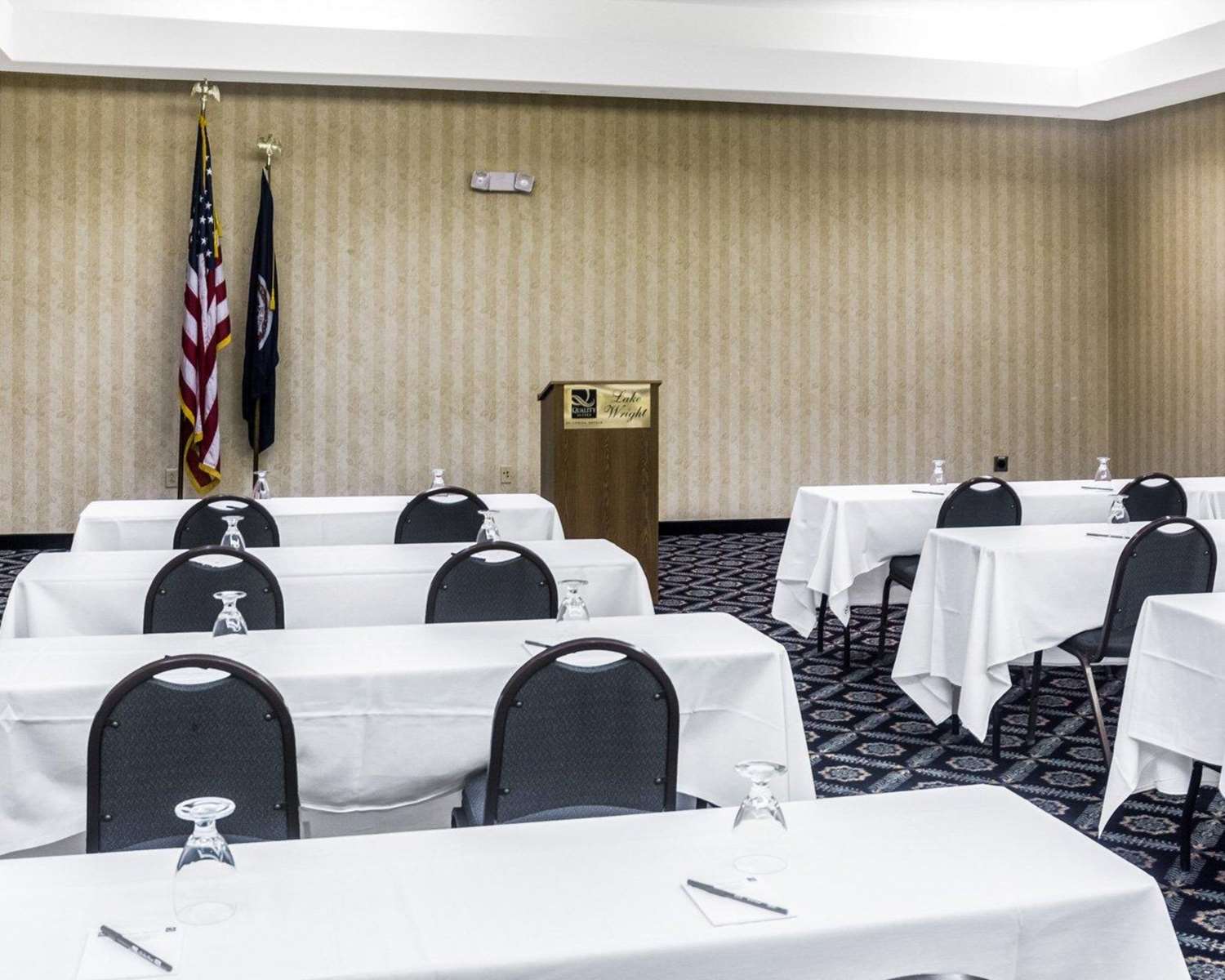 Quality Suites Lake Wright Norfolk Airport 13/16