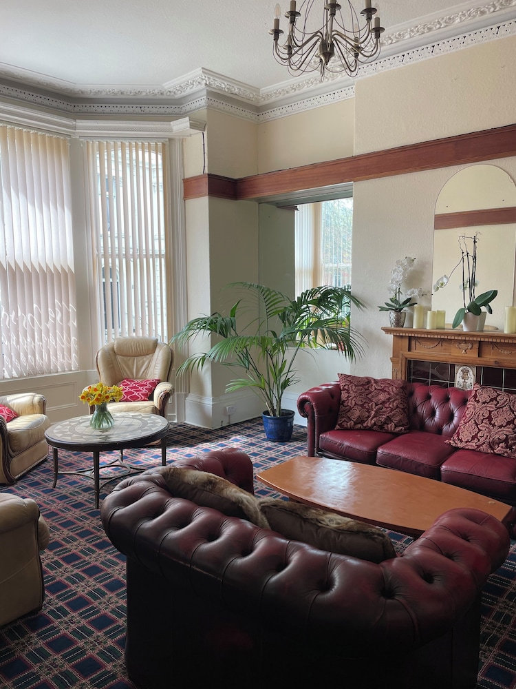 Carlton House 28/50