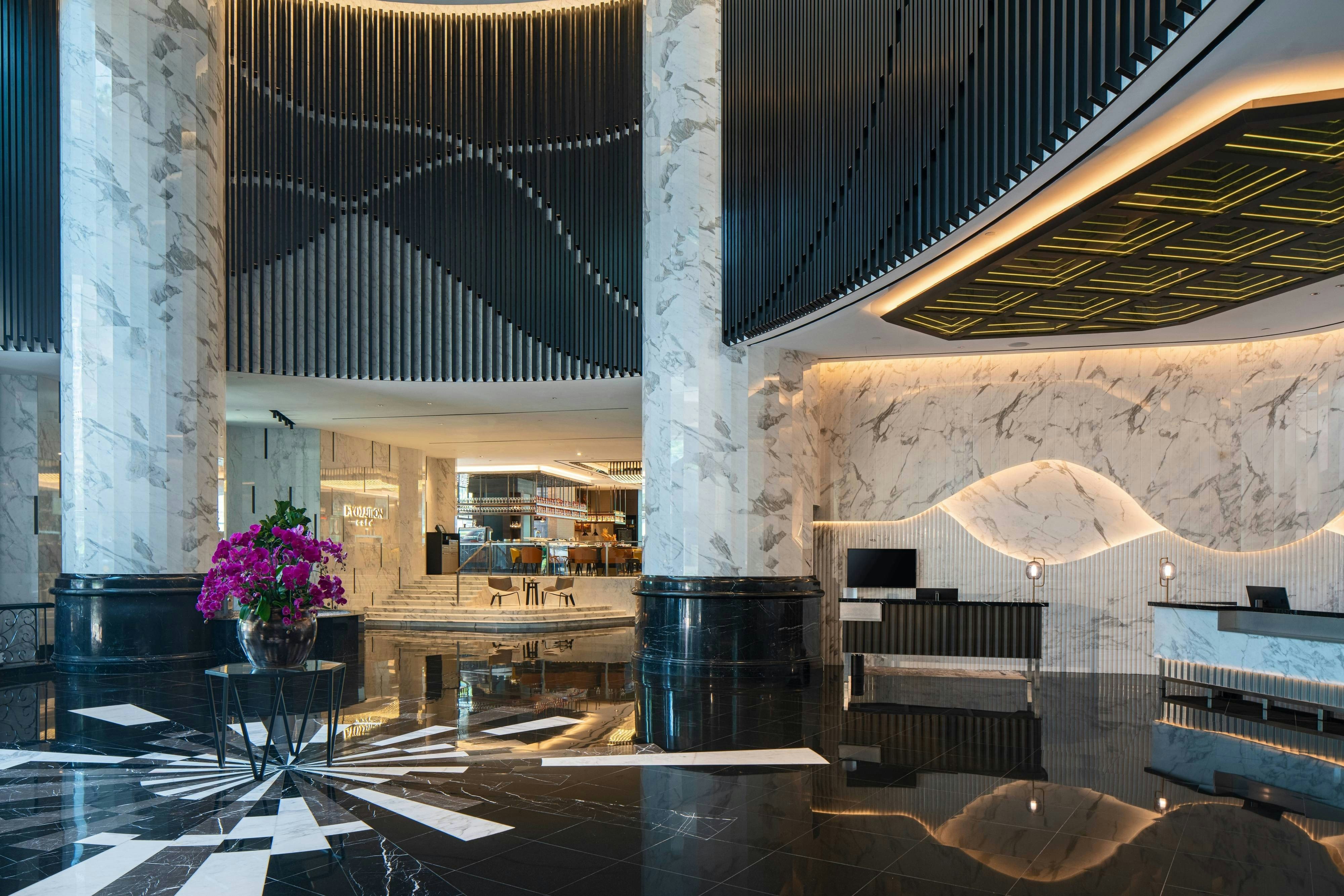 Lobby at Renaissance Kuala Lumpur Hotel & Convention Centre, KUALA LUMPUR