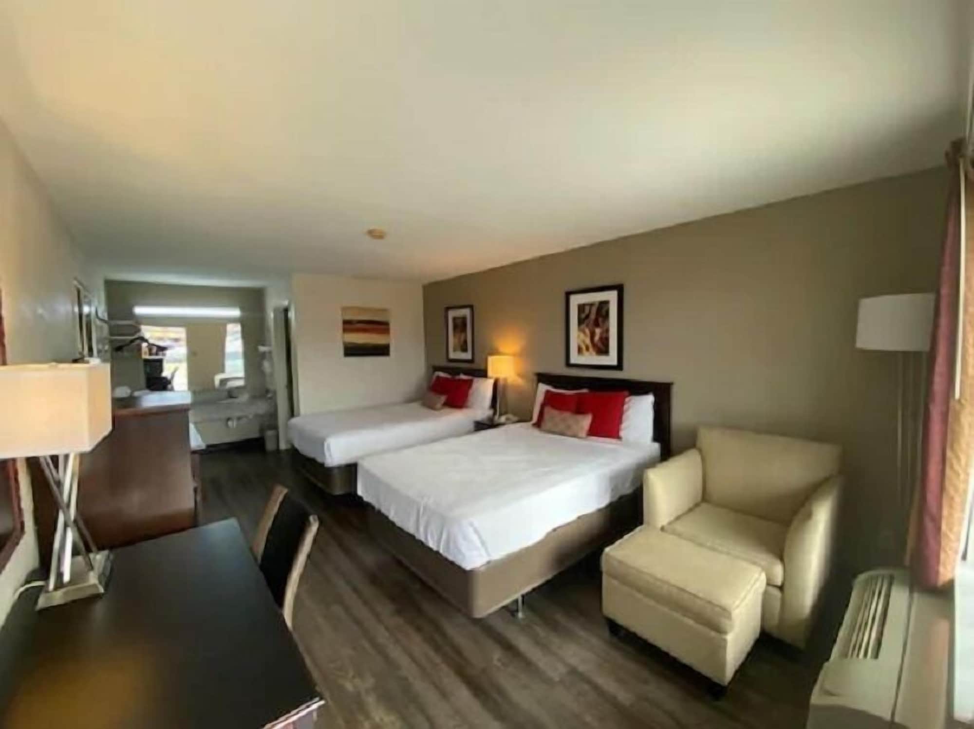 Standard, 2 Double Beds