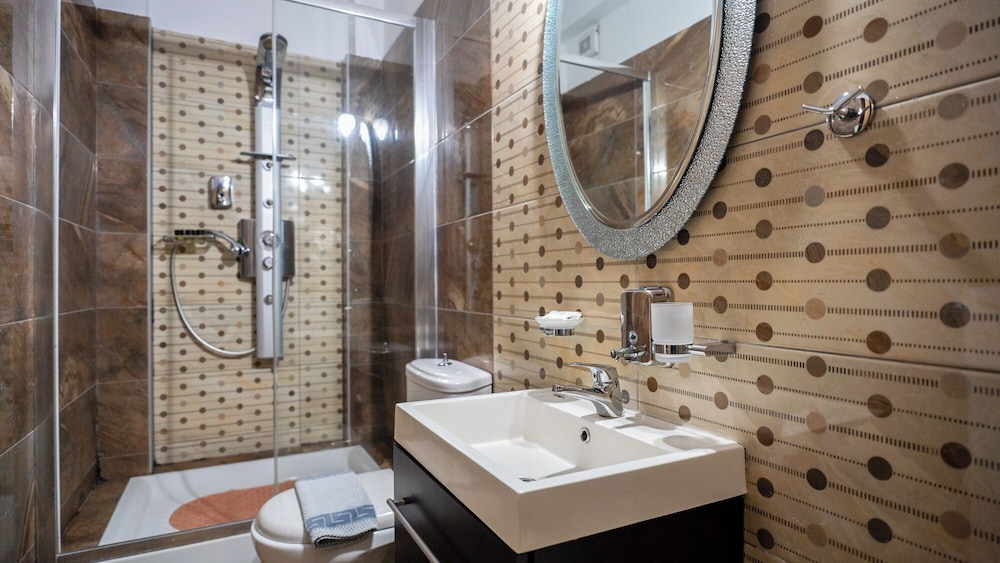 Toti Boutique Rooms 50/55