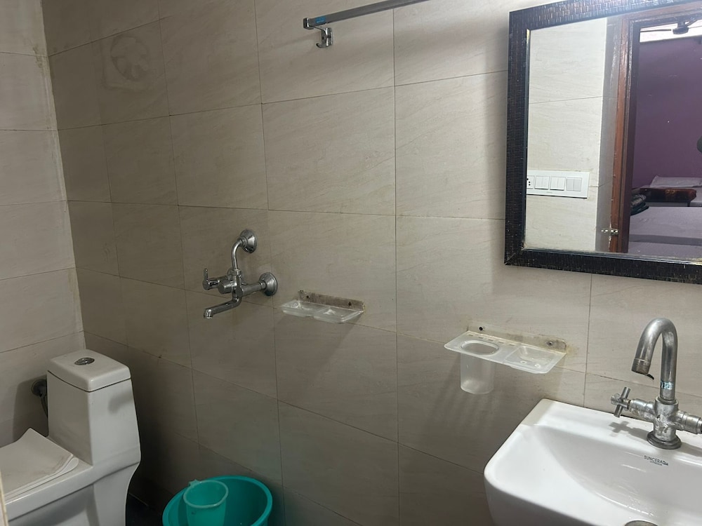 Hotel Thikana Palace 44/50
