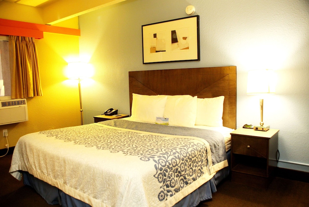 Days Inn by Wyndham Denver Downtown 10/29