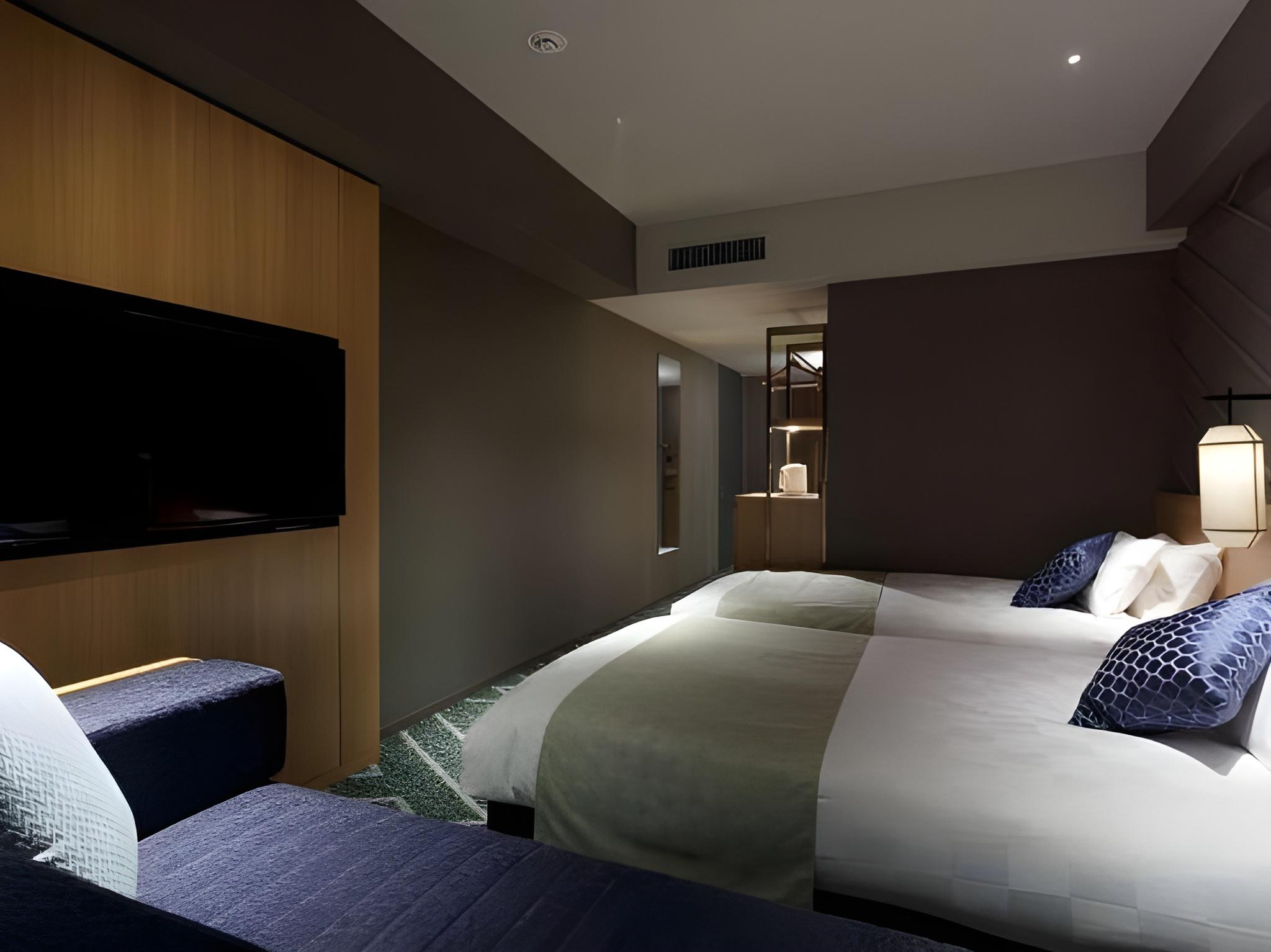 Connecting, 4 Beds, Sofa