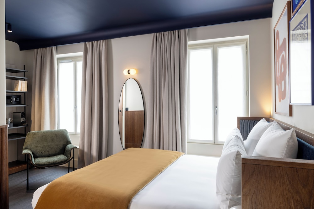 SUPERIOR, DOUBLE BED