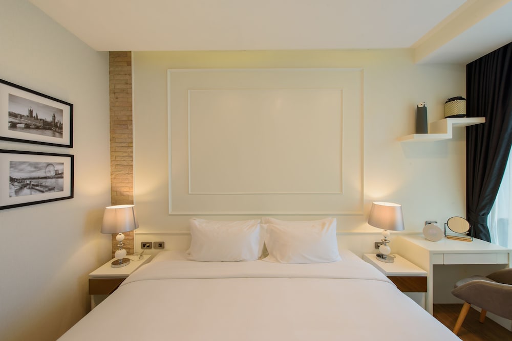 Parc Borough City Resort 11/74