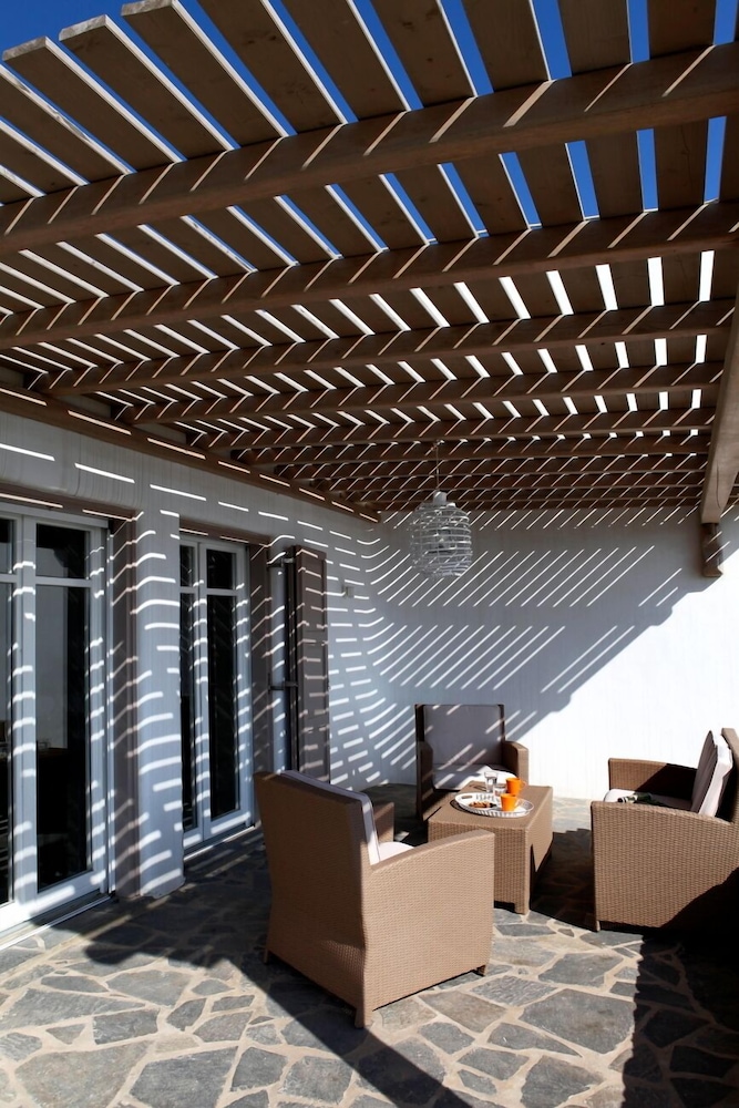 Elia White Residence 21/48