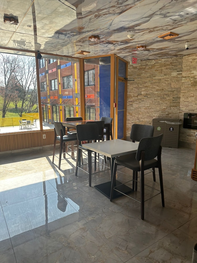 THE GOLFERS INN 15/25