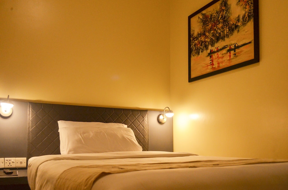Dana Hotel 8/33