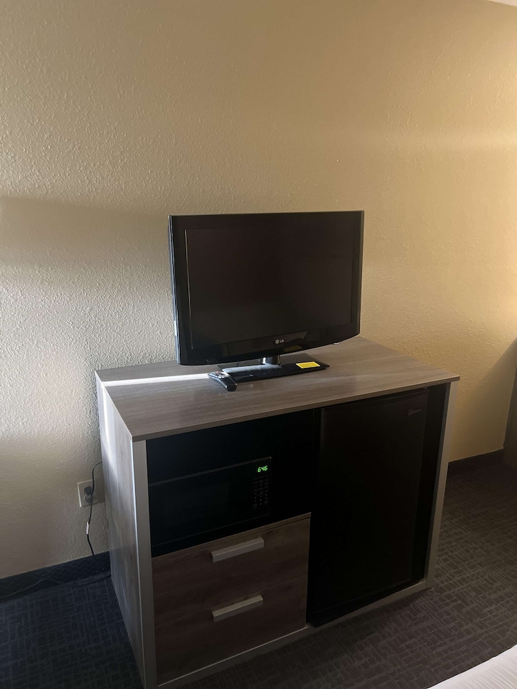 SureStay by Best Western Wells 20/36
