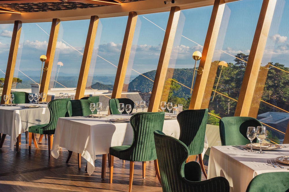 HOTEL RF VISION restaurante giratorio 28/50