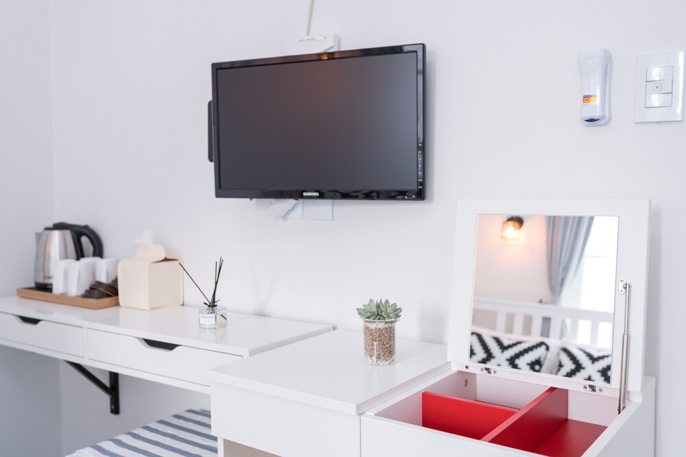 Mono House Hongdae 2 62/71