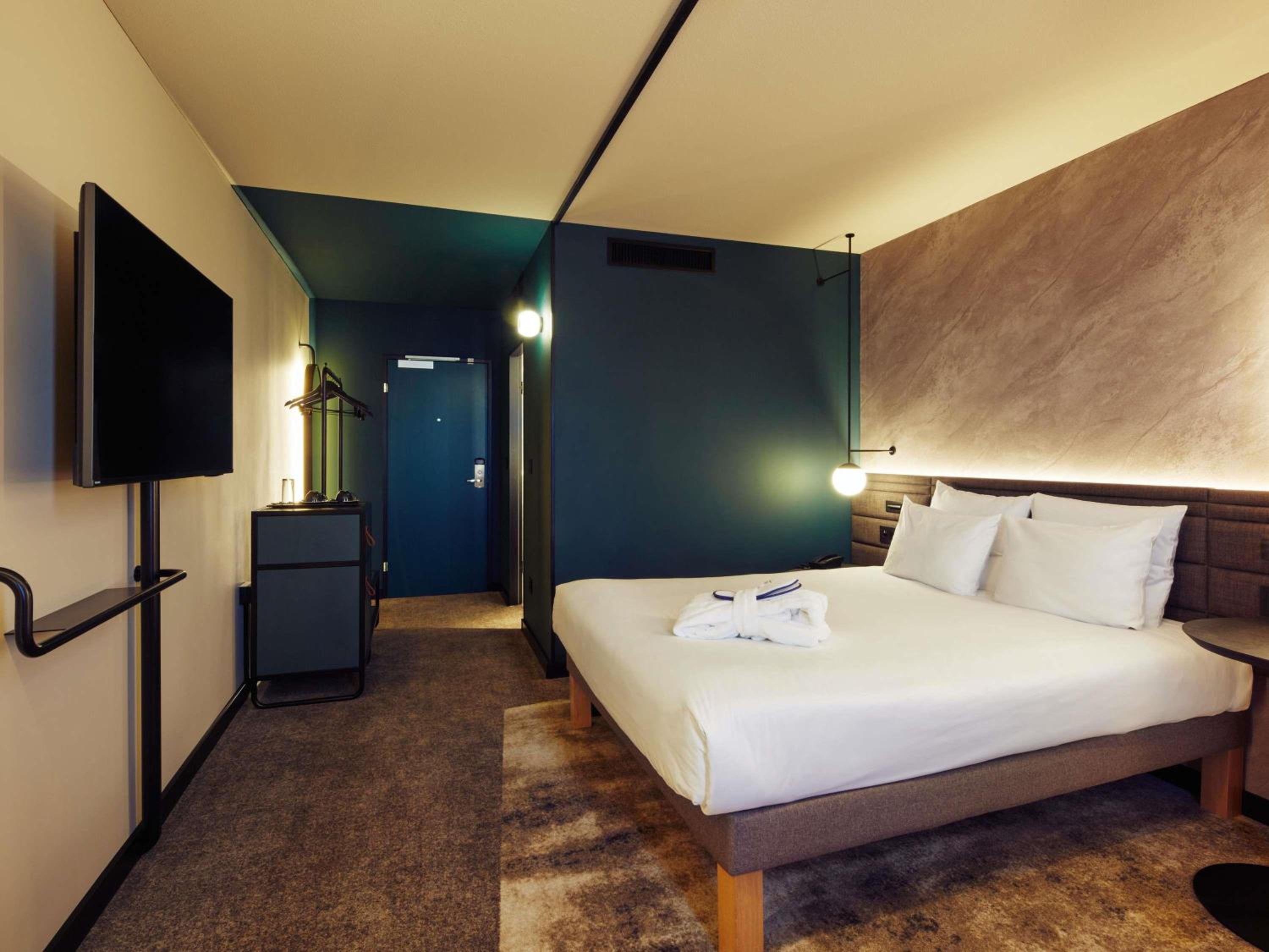 Superior, Queen Bed