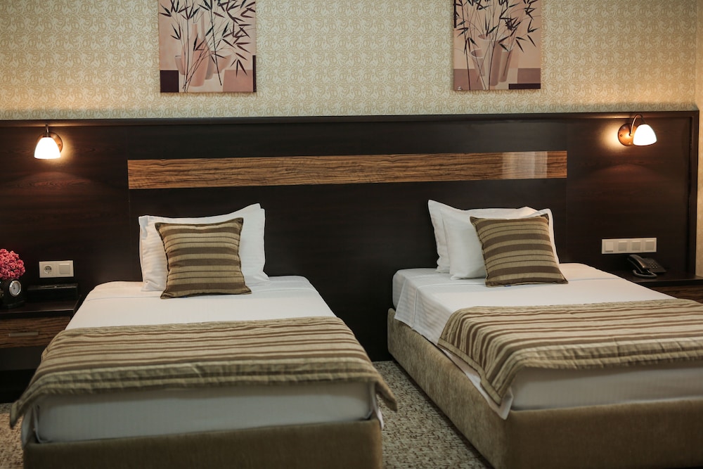 Onyx Hotel 9/58