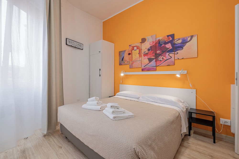 Damiani Sister Guest House 6/50