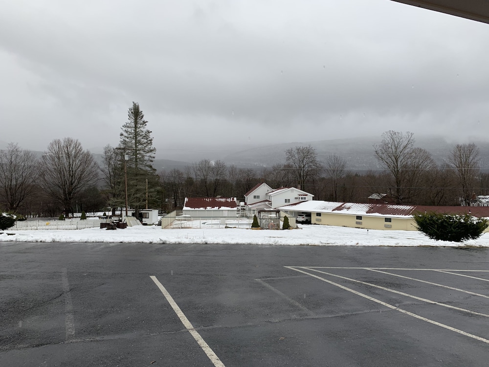Four Winds Country Motel 13/34